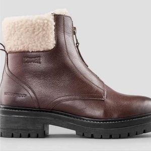 Cougar Leather Waterproof Snow boots - Size 8